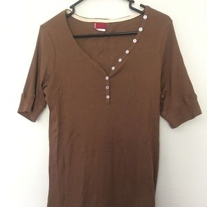 Brown Levi ribbed knit tee